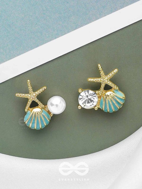 STARFISH & SEASHELL WISHES - GOLDEN AND BLUE EMBELLISHED STUD EARRINGS