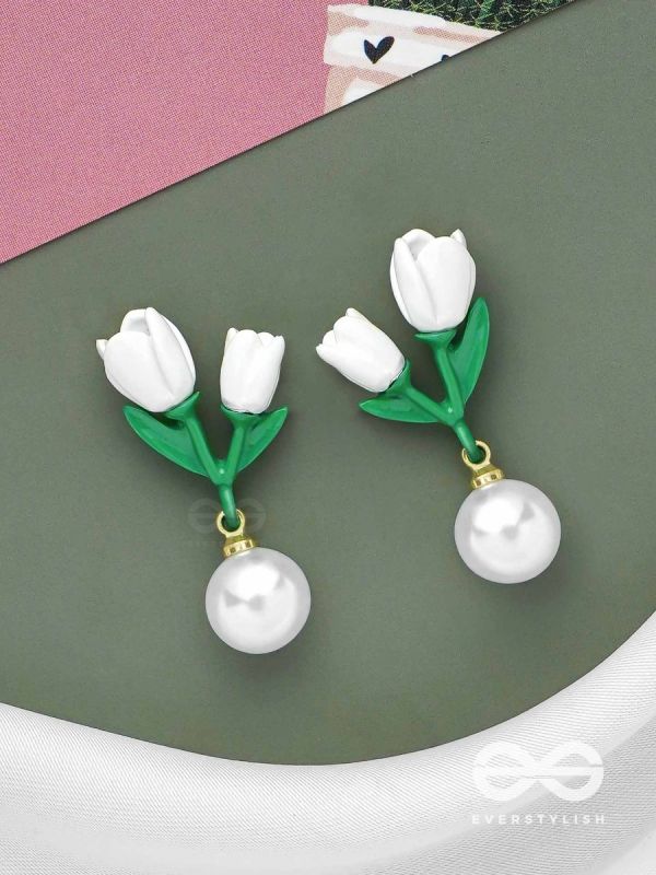 IT’S TULIP TIME - WHITE AND GREEN ACRYLIC STUD EARRINGS