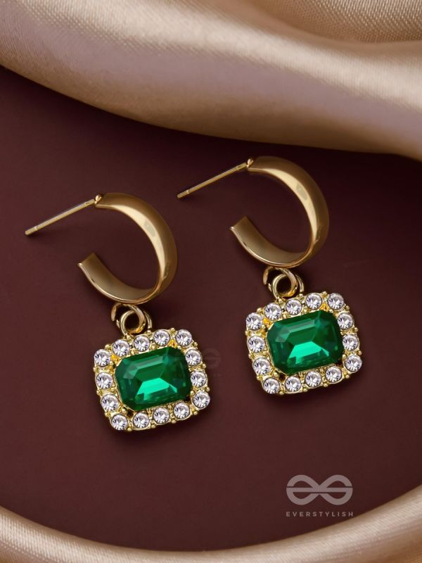 THE DAZZLING DIVINITY - GOLDEN EMBELLISHED EARRINGS (GREEN)