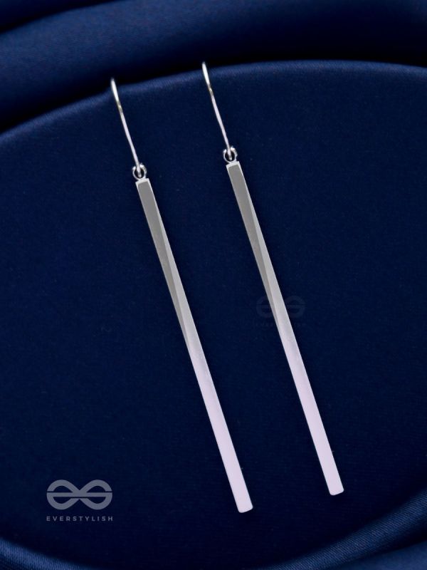 THE LUXURY DIMENSIONS - CLASSIC SILVER EARRINGS