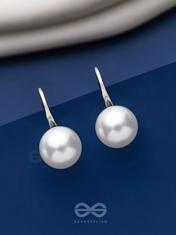 THE GROOVY PEARL - SILVER EMBELLISHED EARRINGS