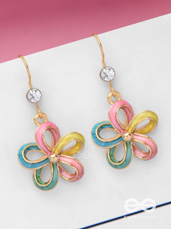 THE BLOOMING CARNIVAL - GOLDEN EMBELLISHED EARRING
