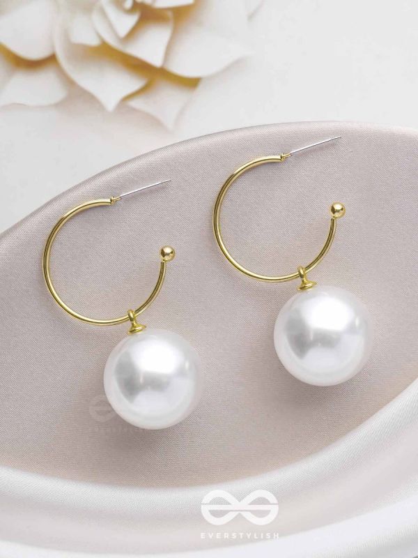 JINGLE BELL RADIANCE - GOLDEN AND WHITE EMBELLISHED PEARL EARRINGS
