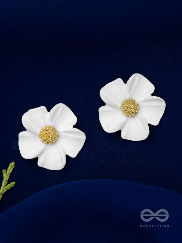 THE BLOSSOM BALLAD - GOLDEN AND WHITE ACRYLIC STUD EARRINGS