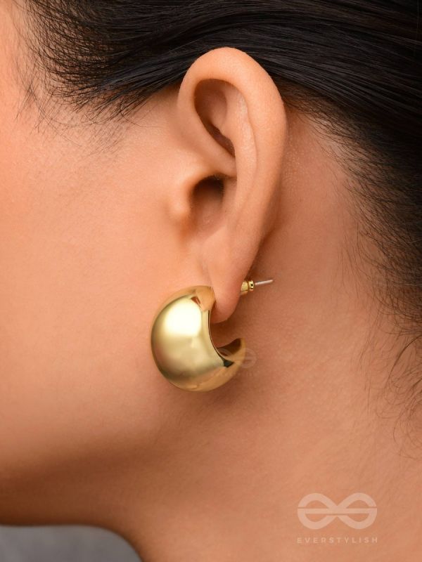 The Grandeur Drops - Golden Statement Earrings 