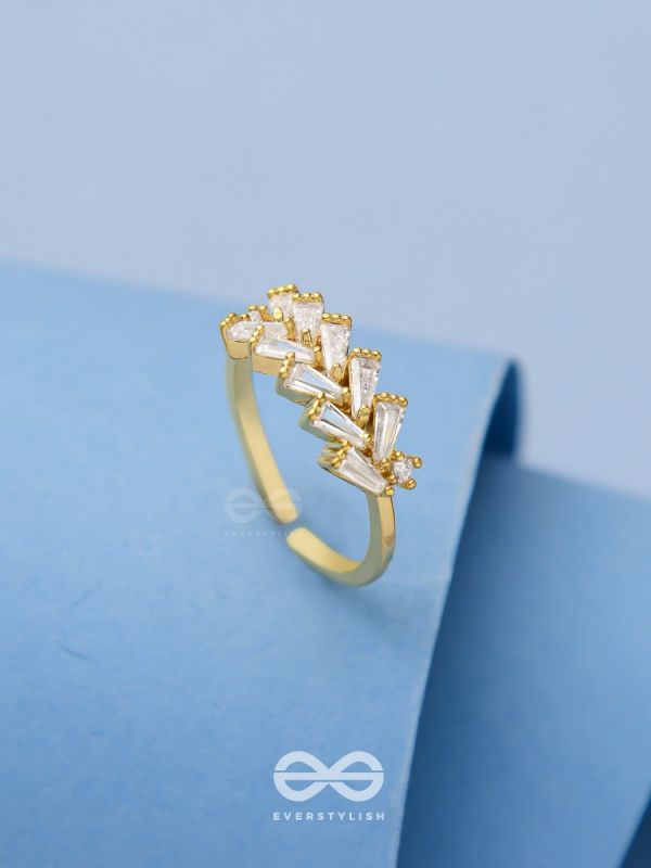 Glistening Leaf - Golden Embellished Ring 