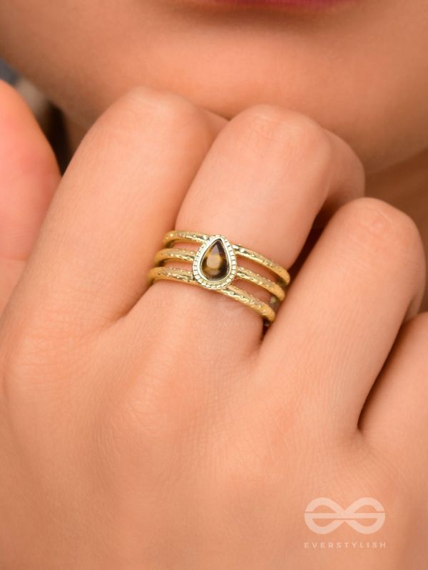 Gilded Mocha Elegance - Golden Beaded Ring 