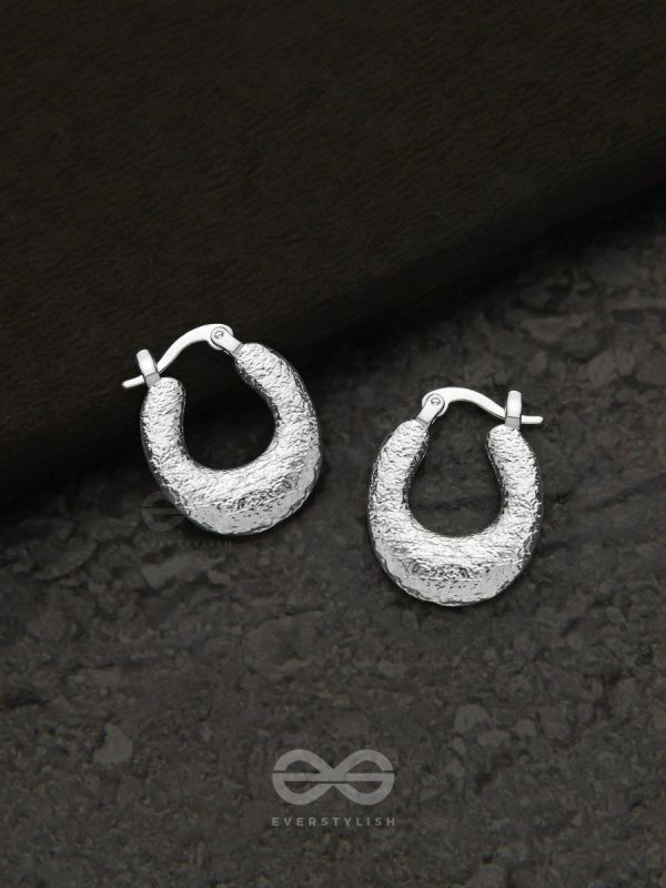 Sleek Shimmer - Silver Earrings