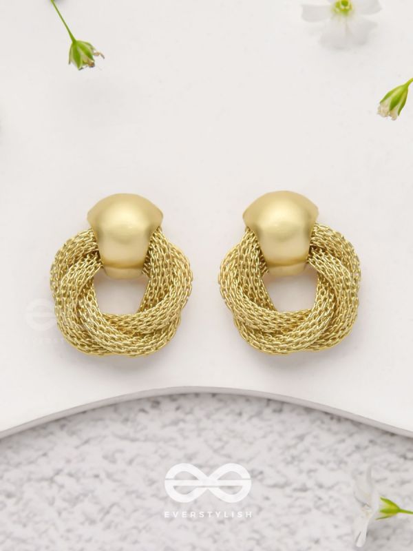 Knotted Elegance - Golden Earrings