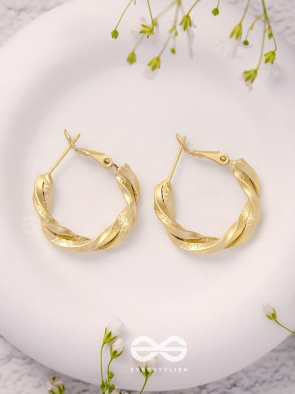 Twisted Story - Golden Hoop Earrings