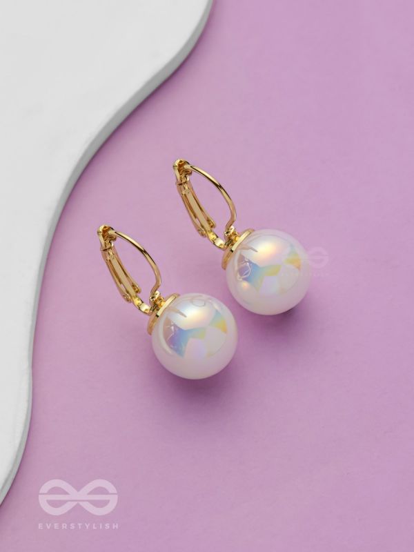 Multichromic Pearls - Holographic Golden Pearl Earrings