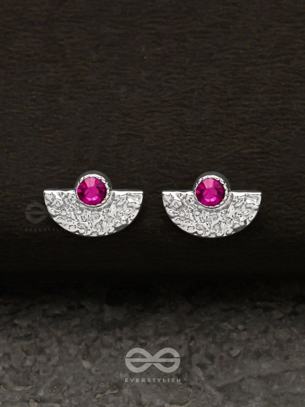 The Rouge Beauty - Textured Silver Stud Earrings