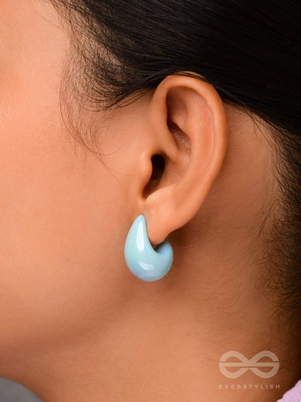 Shining Cresents - Holographic Acrylic Earrings (Light Blue)