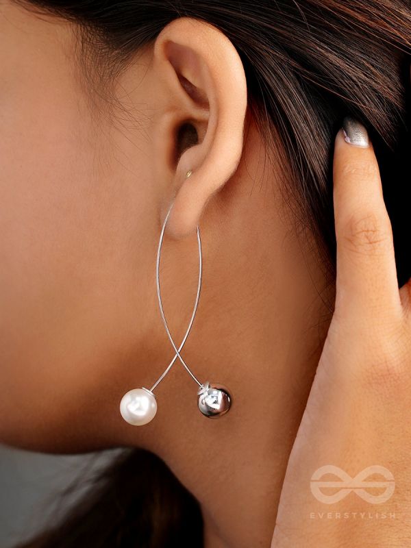 Elegant Fish Pearl Metal Dangler Earrings