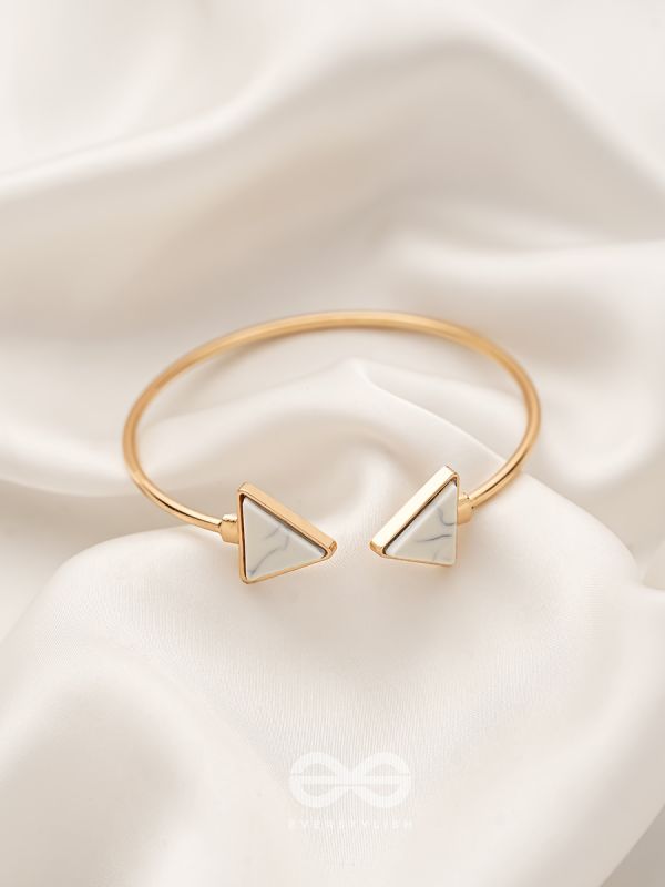 The Gorgeous Charmer- Marble Triangles Bracelet - White