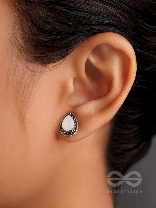 The Sparkling Dew- Silver Stud Earrings