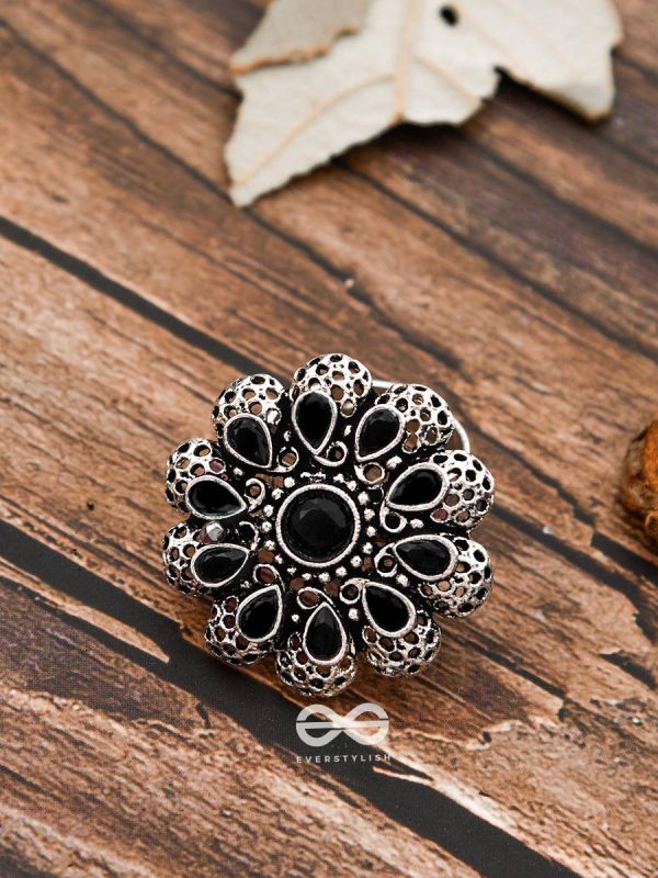 The Scarlett Ring (Adjustable) - Onyx Black - The Embellished Oxidised Collection