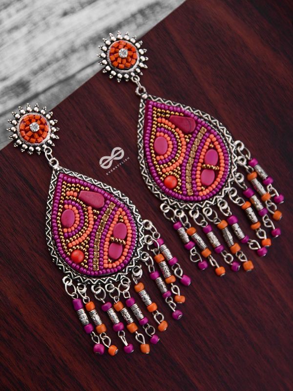 The Mesmerising Intricacy (Orange- Pink) - Embroidered Oxidised Collection